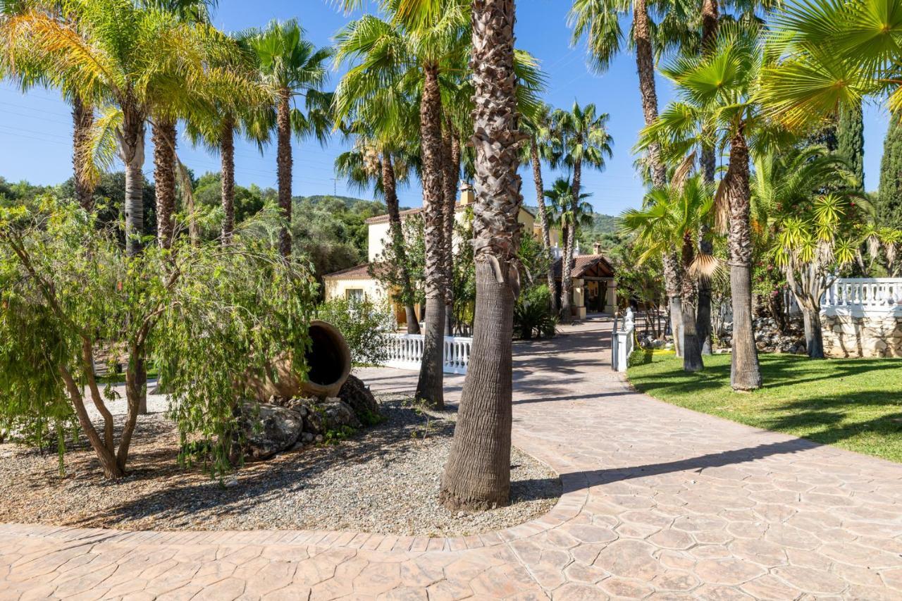Hacienda De La Siesta *